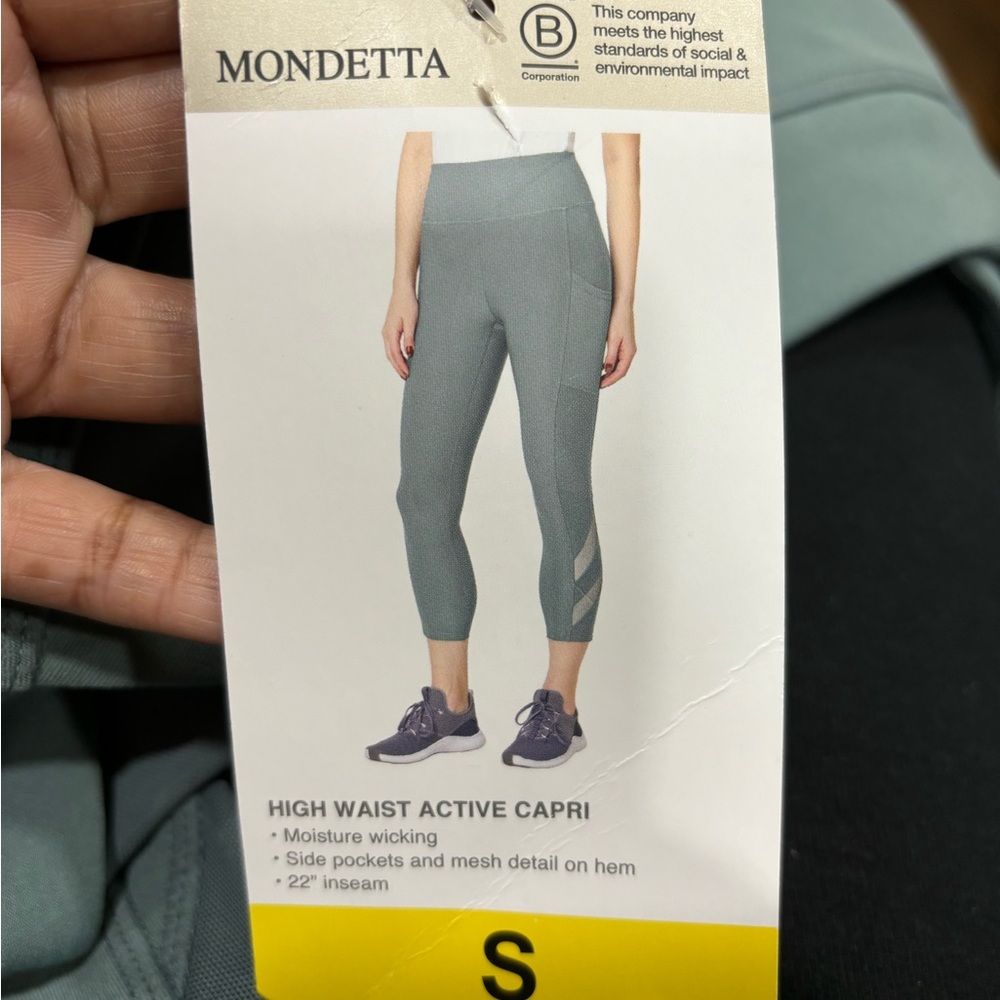 Mondetta high waist active capri leggings size S